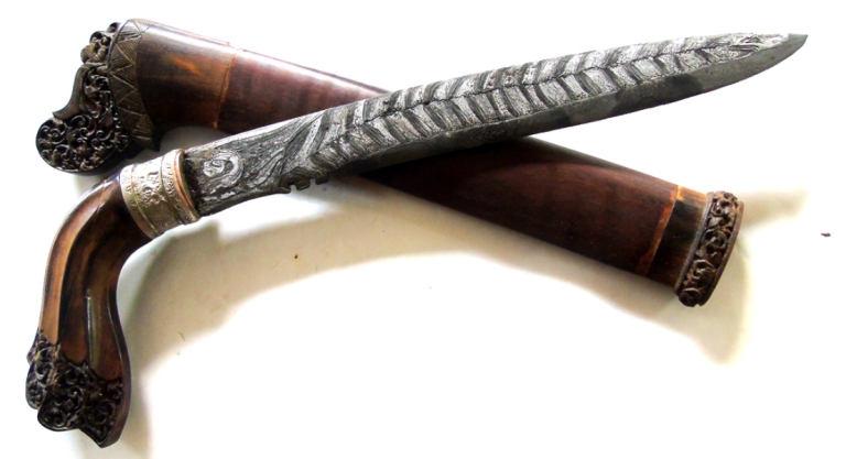 Eksplorasi Jenis-jenis Pamor Badik dan Tuahnya