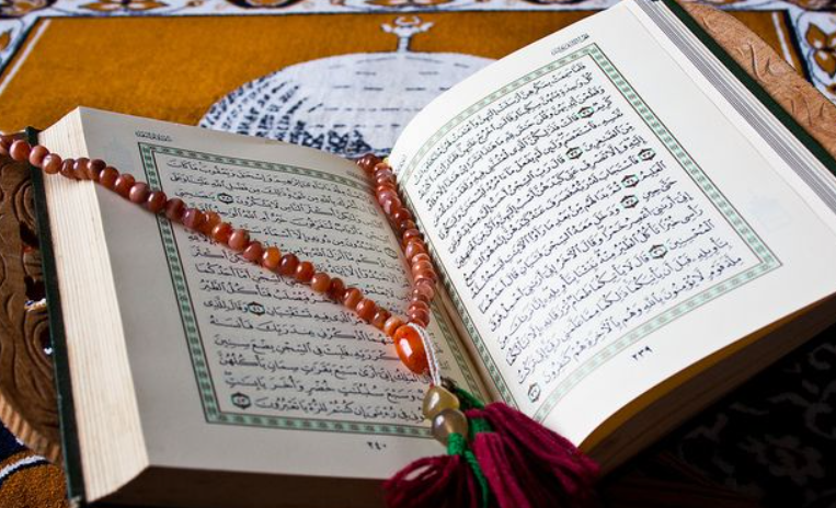 Surah Yasin Ayat 82 Beserta Artinya