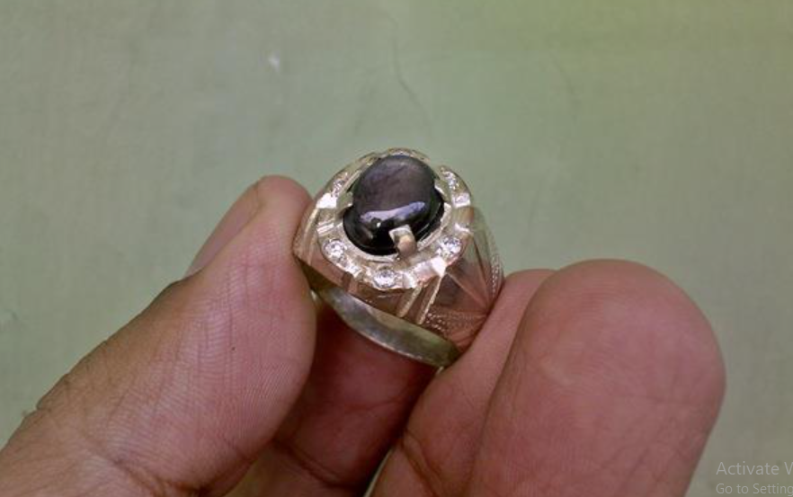 Manfaat Batu Black Sapphire