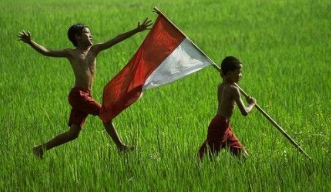 Pelajari berbagai cara menumbuhkan rasa cinta tanah air sejak dini untuk memperkuat persatuan, menjaga budaya, dan membangun negara yang lebih maju. Temukan langkah-langkah praktis dalam artikel ini untuk mengembangkan kebanggaan dan loyalitas terhadap tanah air.